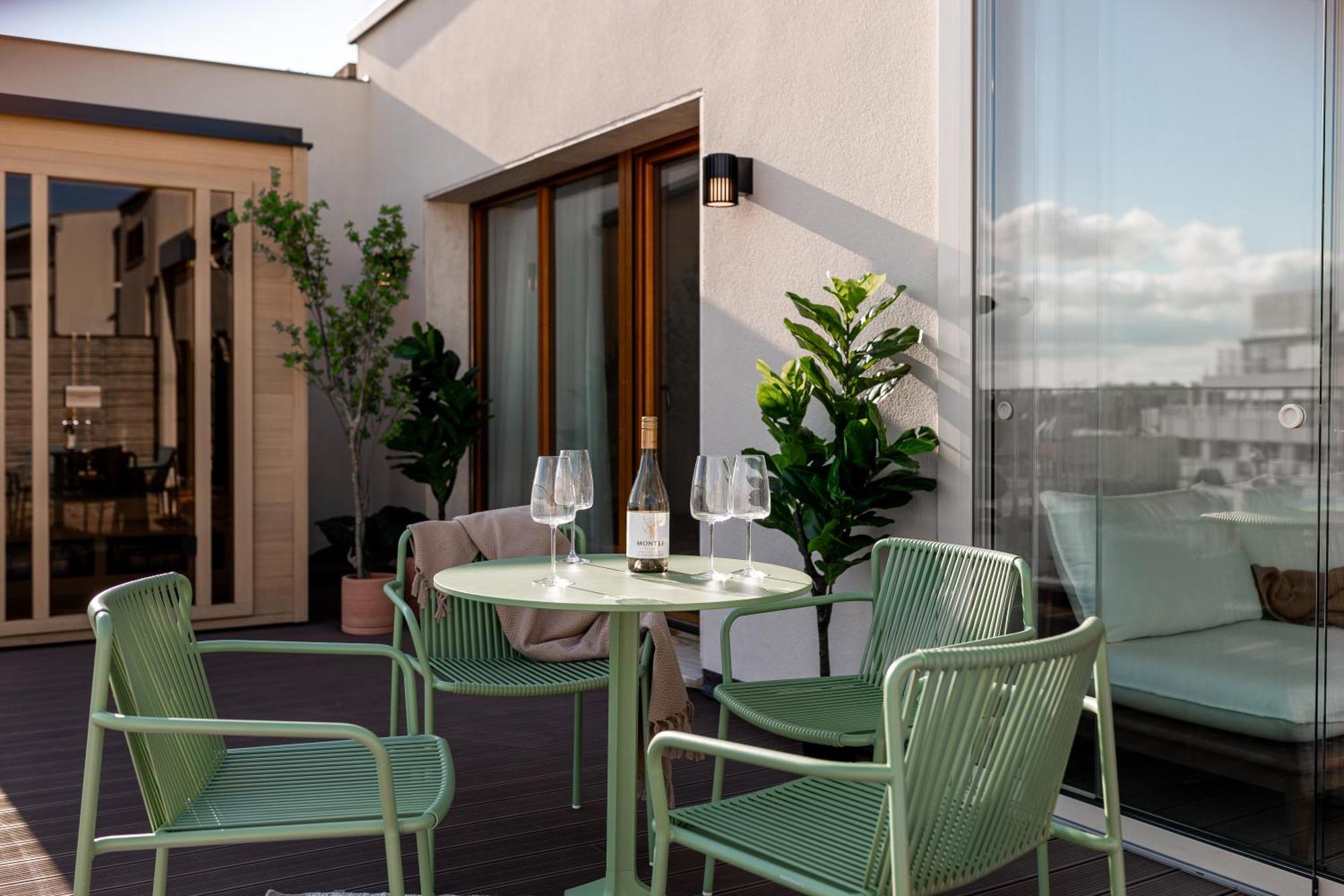 Catalog Boutique Rooms Pressburg Exterior foto