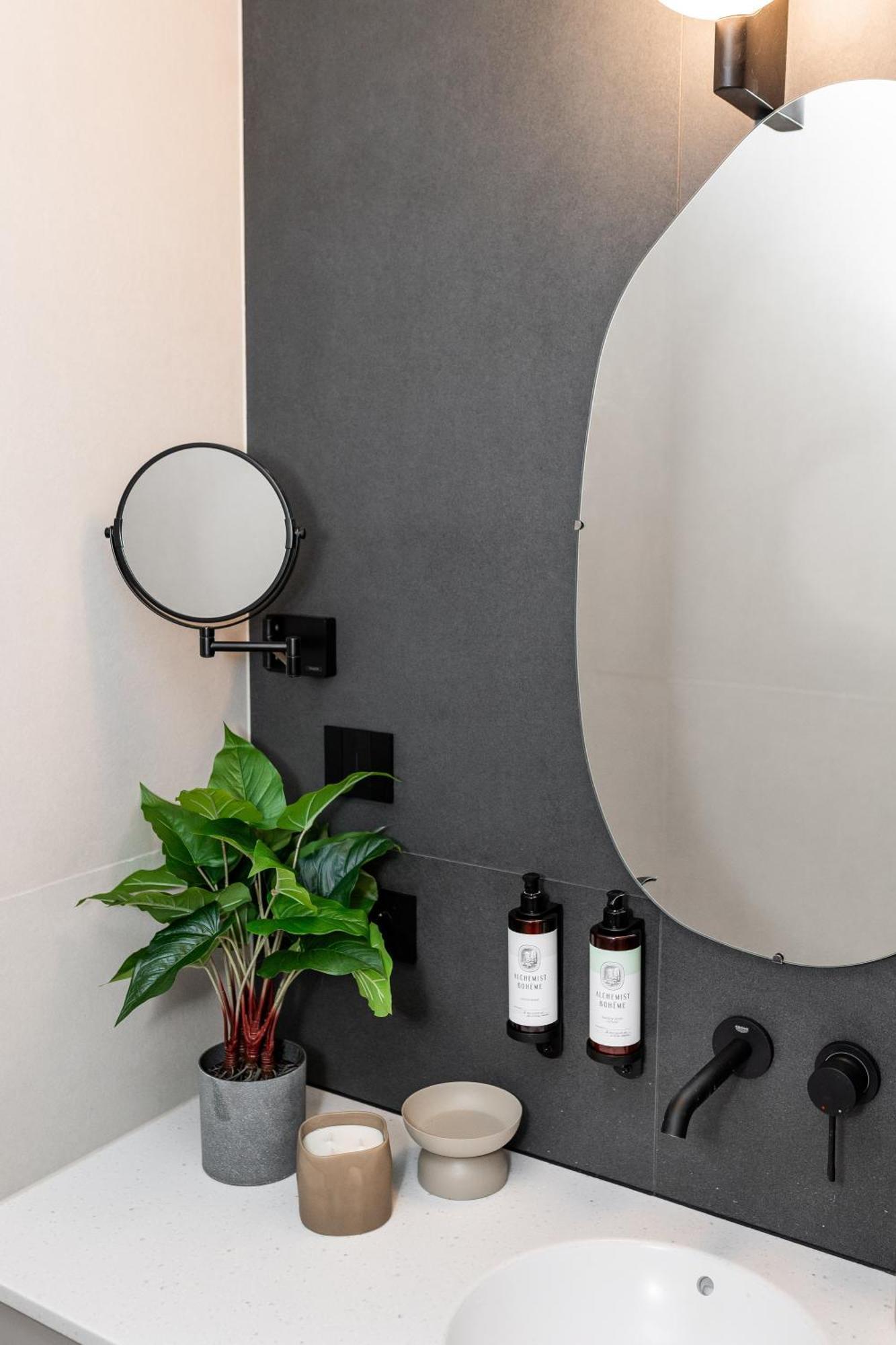 Catalog Boutique Rooms Pressburg Exterior foto