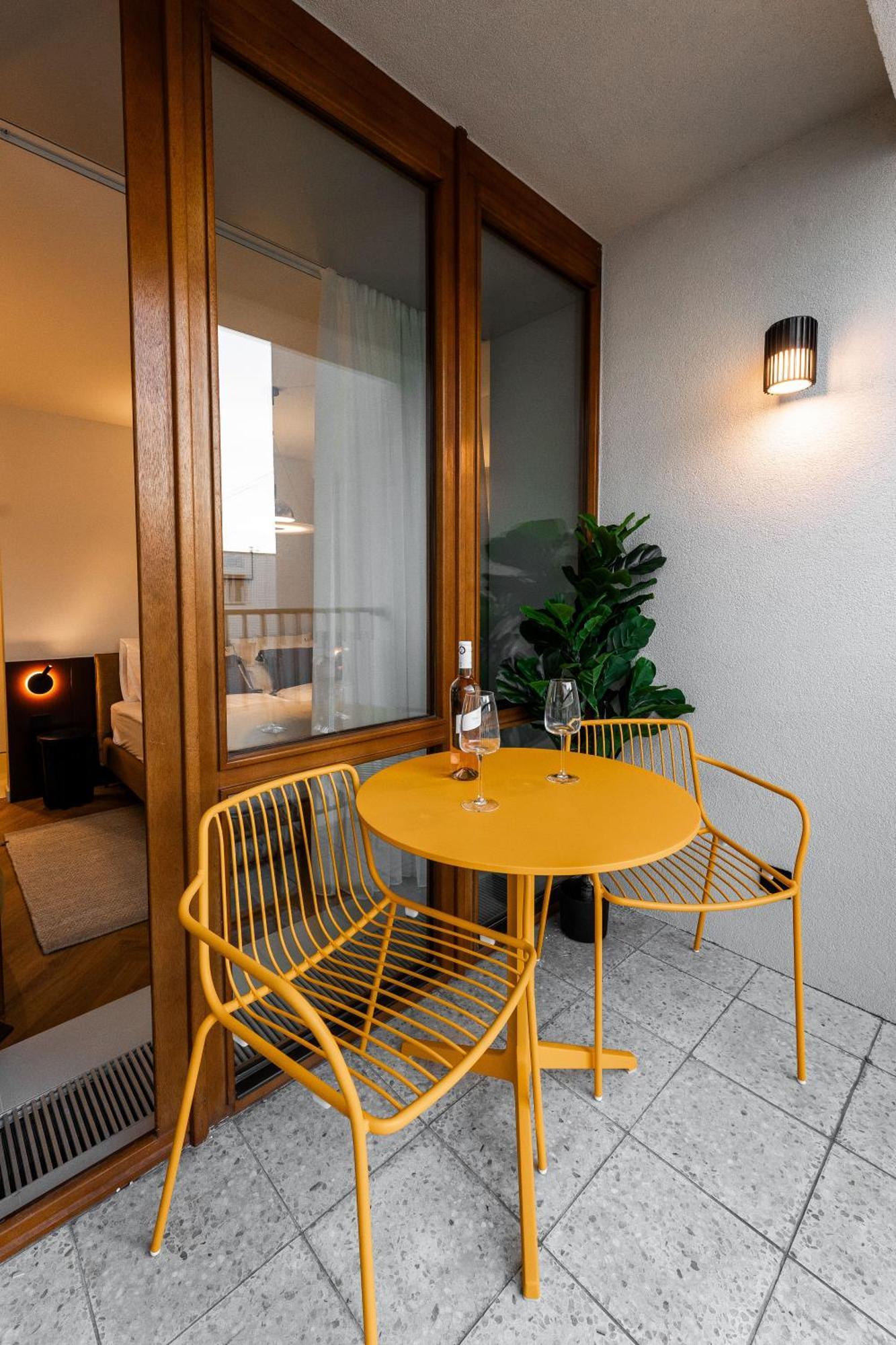 Catalog Boutique Rooms Pressburg Exterior foto
